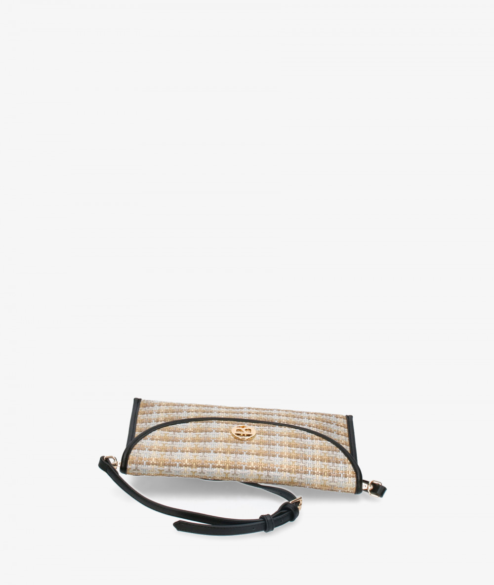 Elevate your look! Our Clutch bag collection a combination of design, quality and comfort for your daily outfits
