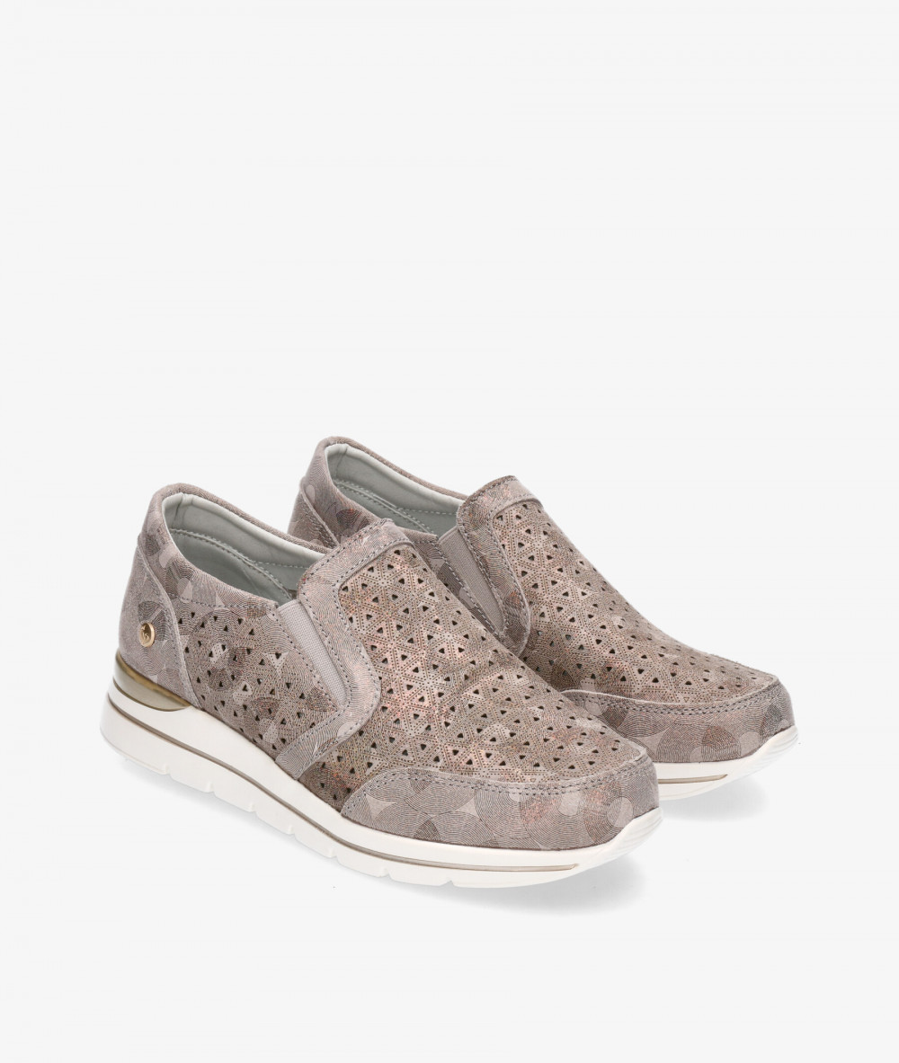 Amarpies everyday low heels shoes 26382 in taupe