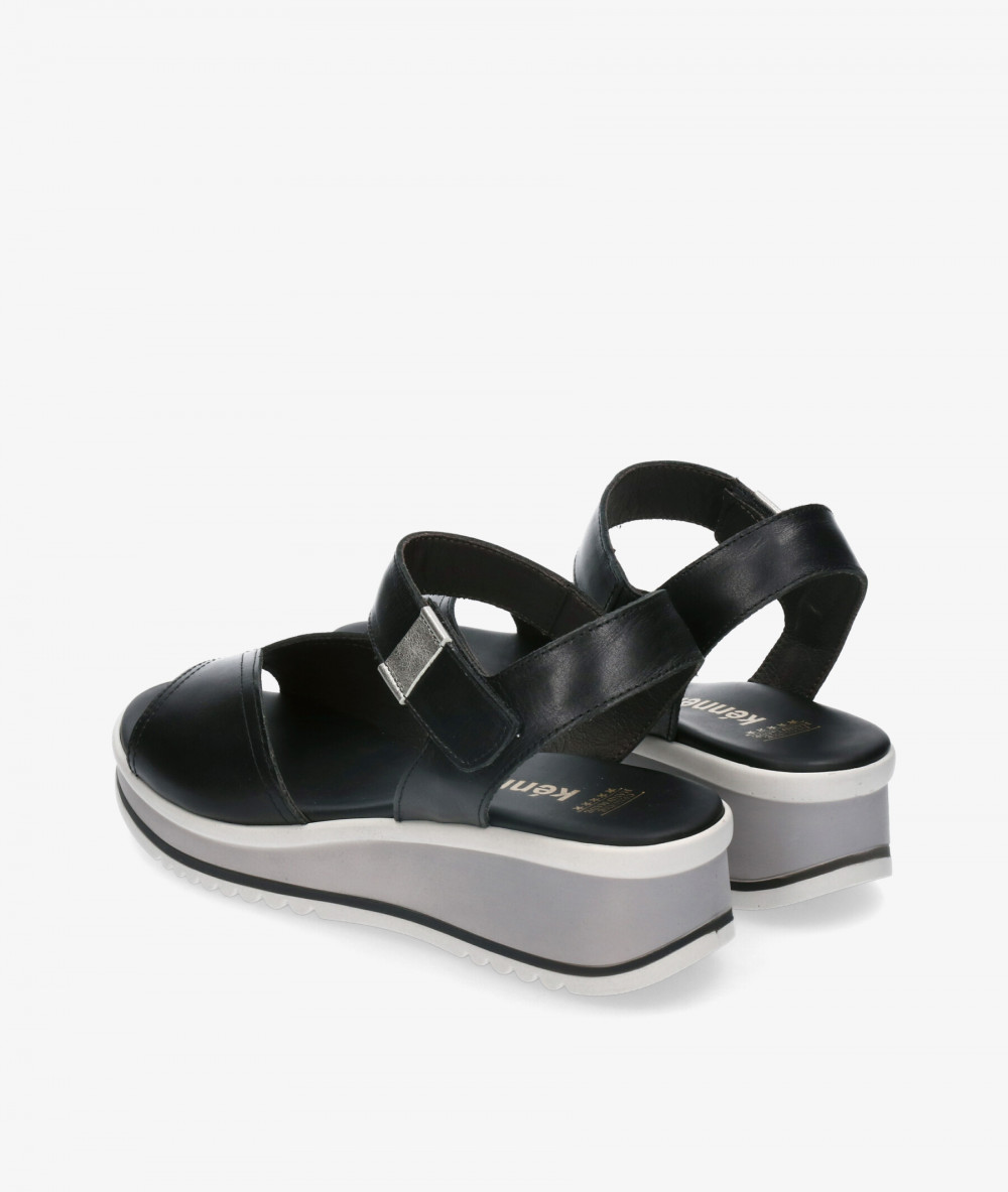Sandalias Kénnebec  546-R en negro