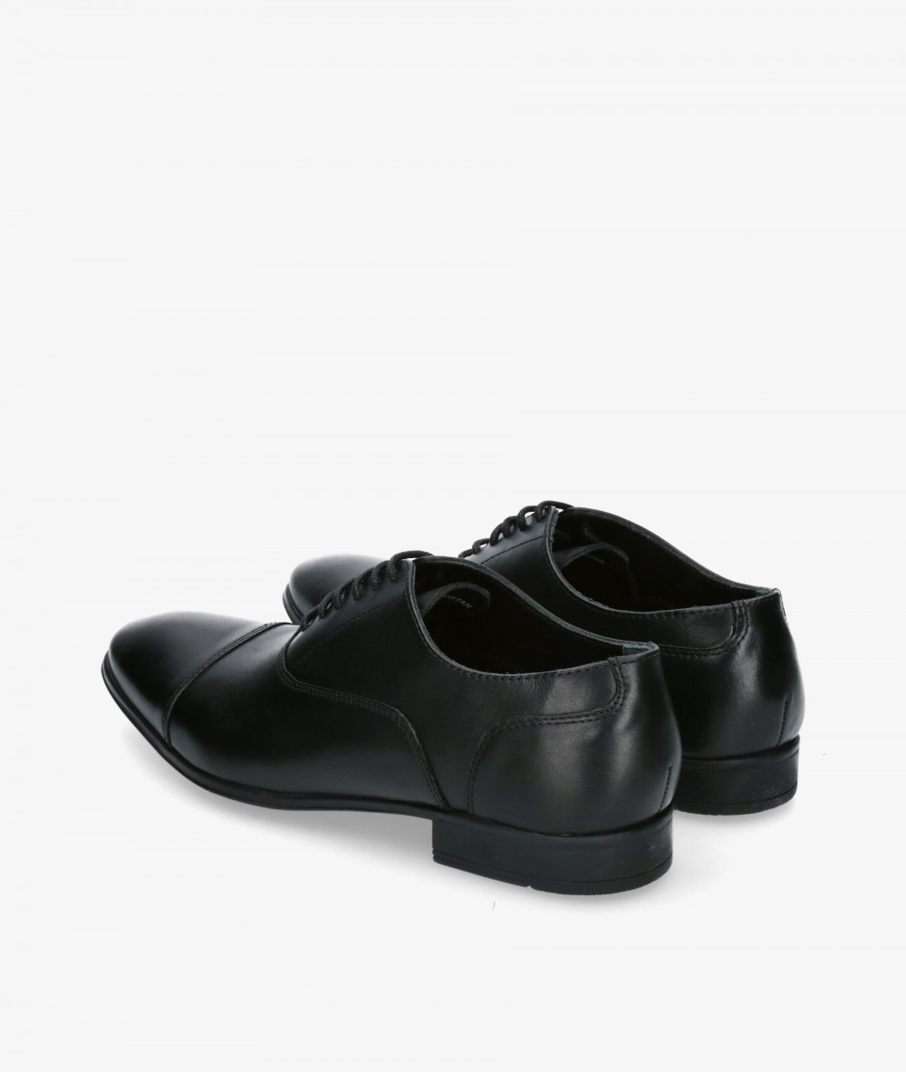 Zapatos de vestir Traveris MURCIA M-31 en negro Zapatos de vestir Traveris MURCIA M-31 en negro