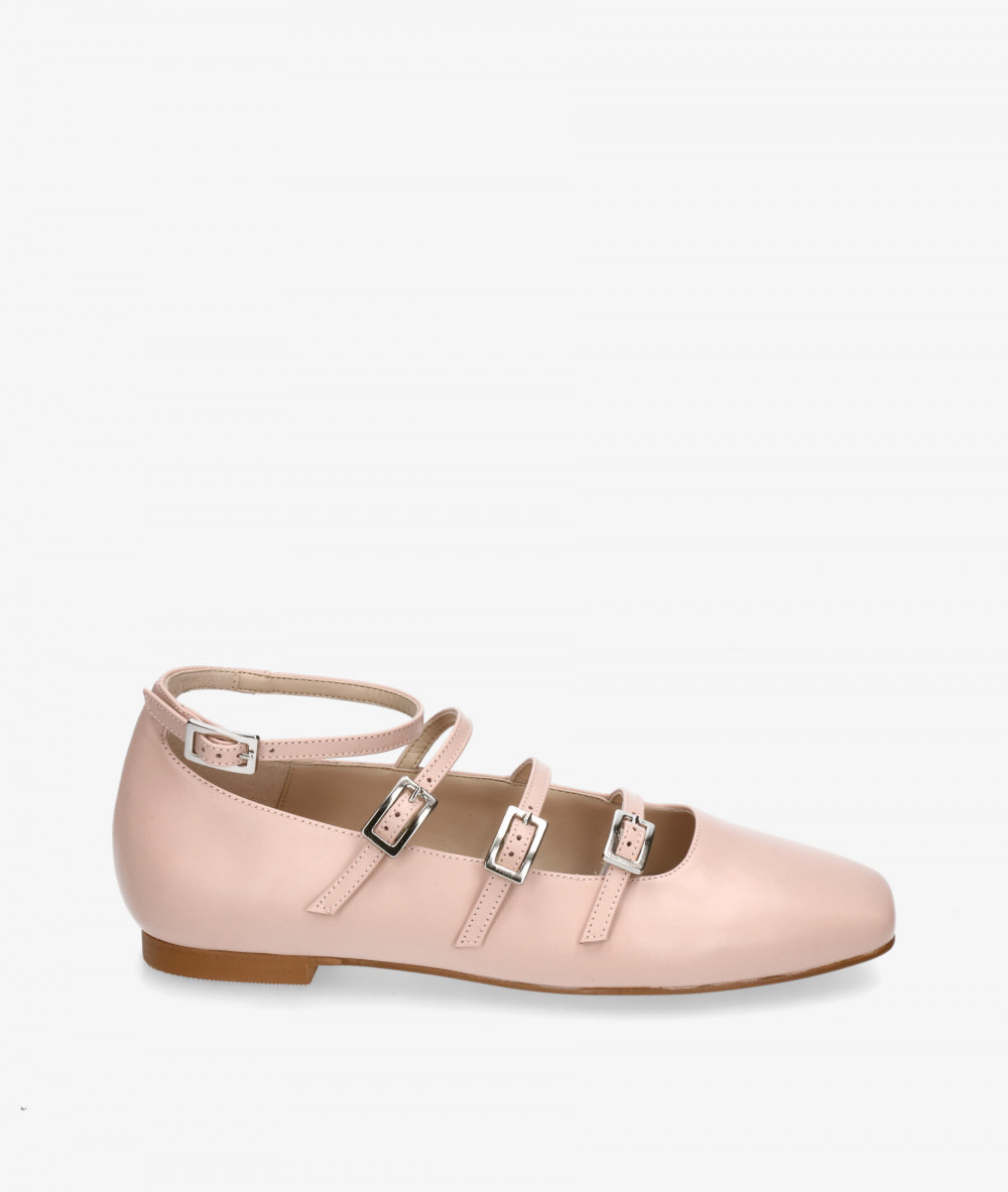 bloom&you Dress low heel shoes CARLA in nude