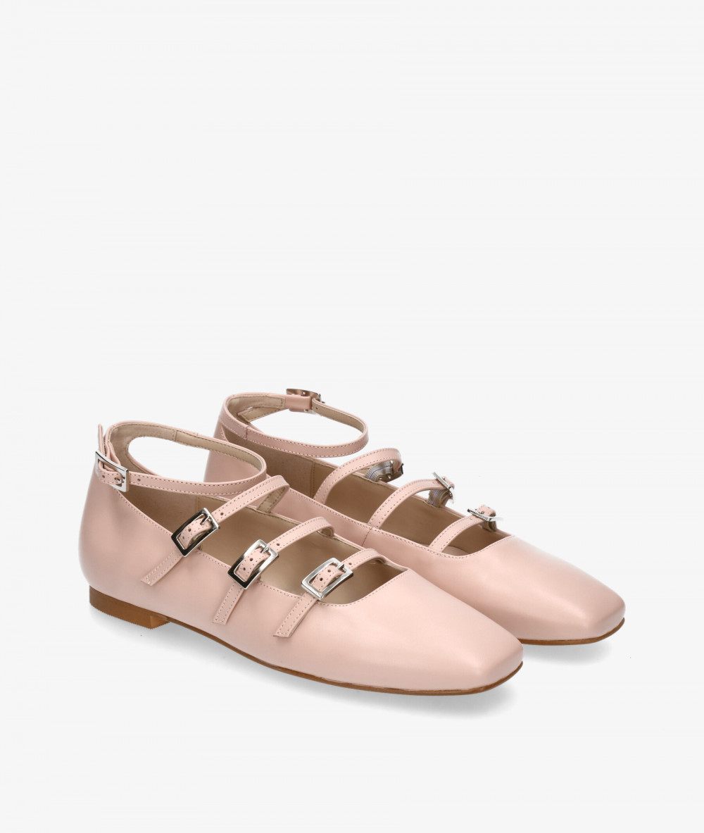 bloom&you Dress low heel shoes CARLA in nude