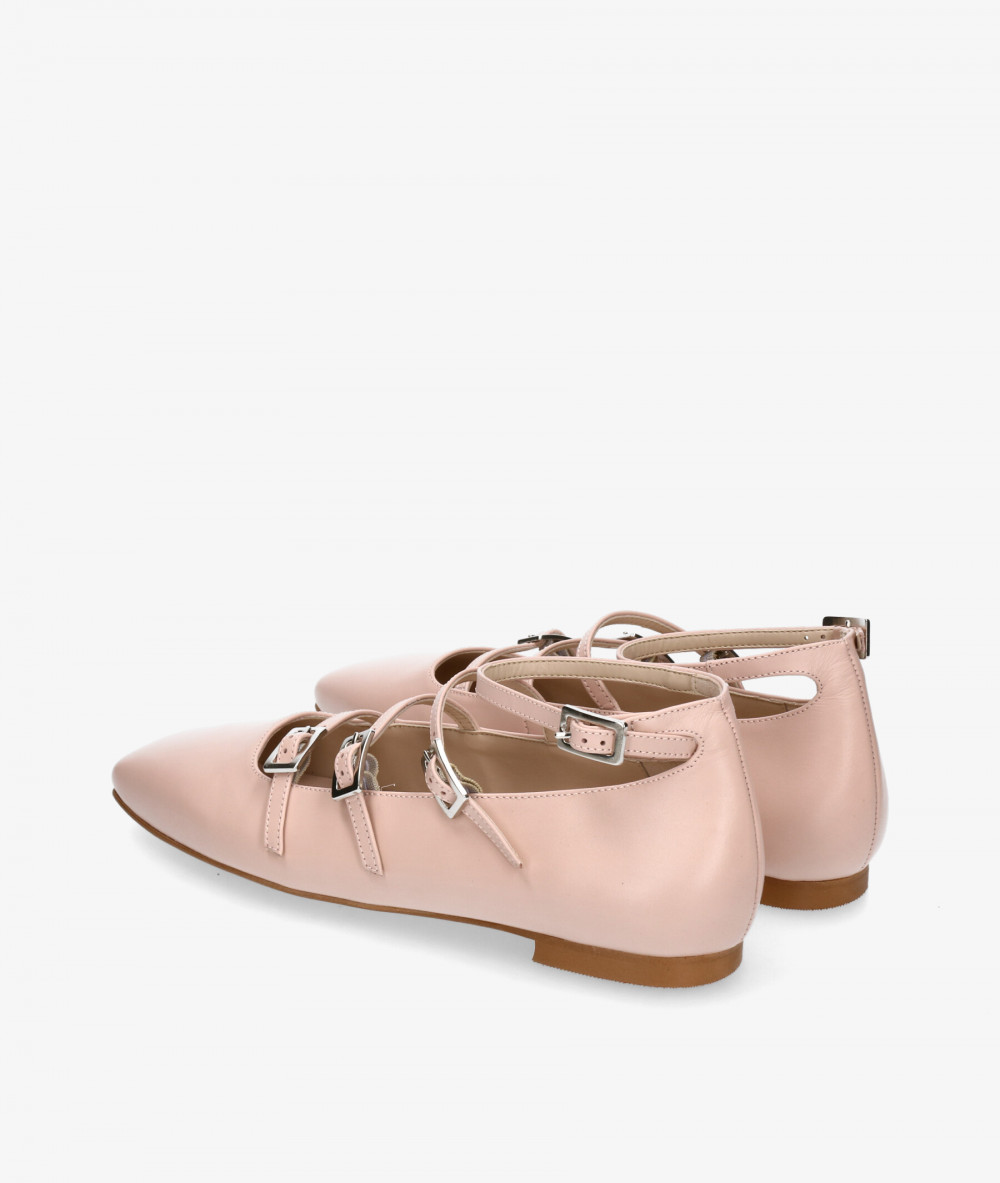 bloom&you Dress low heel shoes CARLA in nude