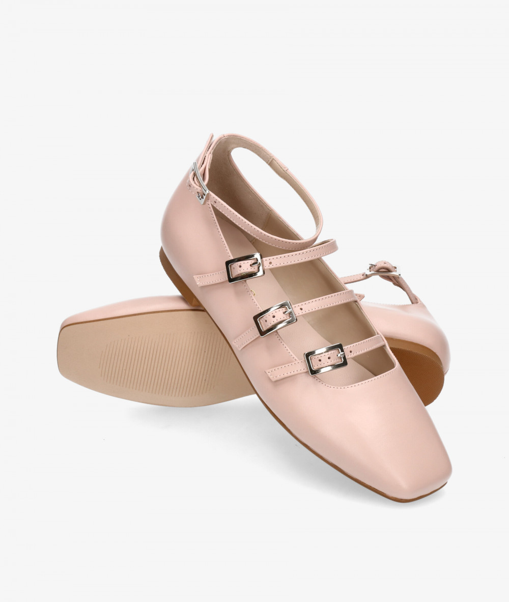 bloom&you Dress low heel shoes CARLA in nude