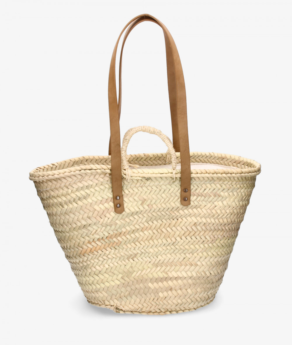 Elevate your look! Our Bag collection a combination of design, quality and comfort for your daily outfits