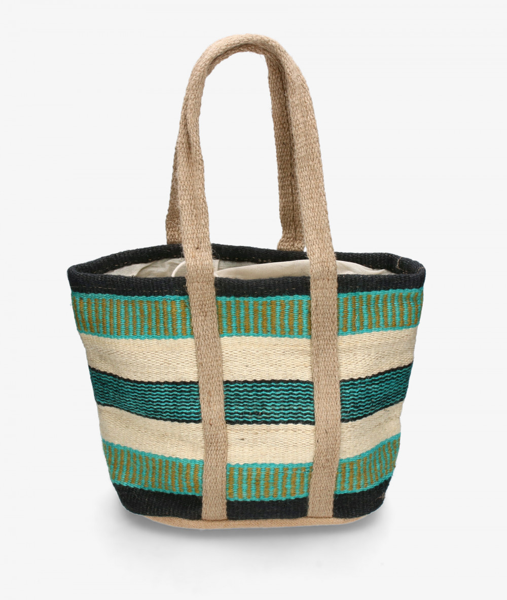 Elevate your look! Our Bag collection a combination of design, quality and comfort for your daily outfits