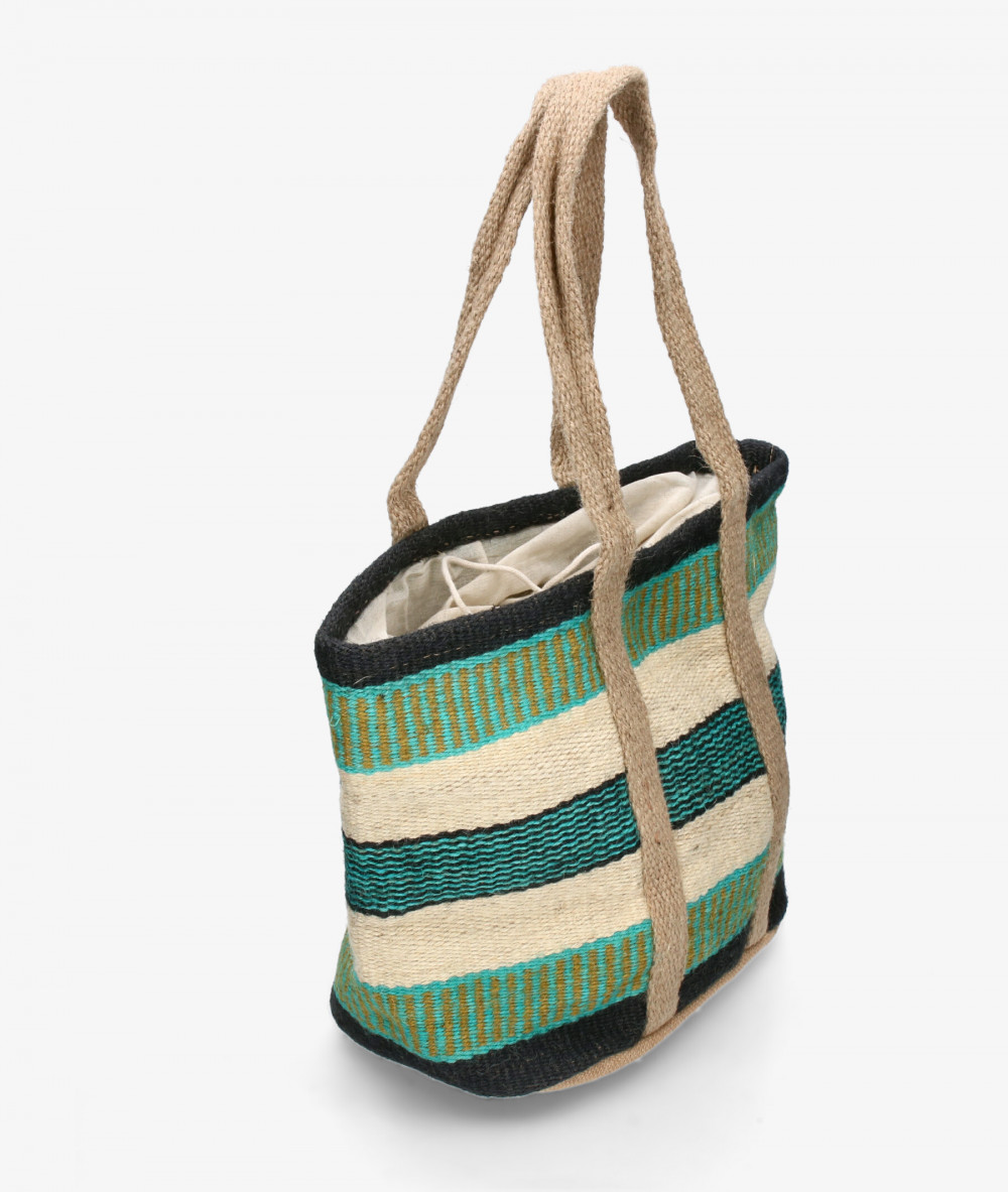 Elevate your look! Our Bag collection a combination of design, quality and comfort for your daily outfits