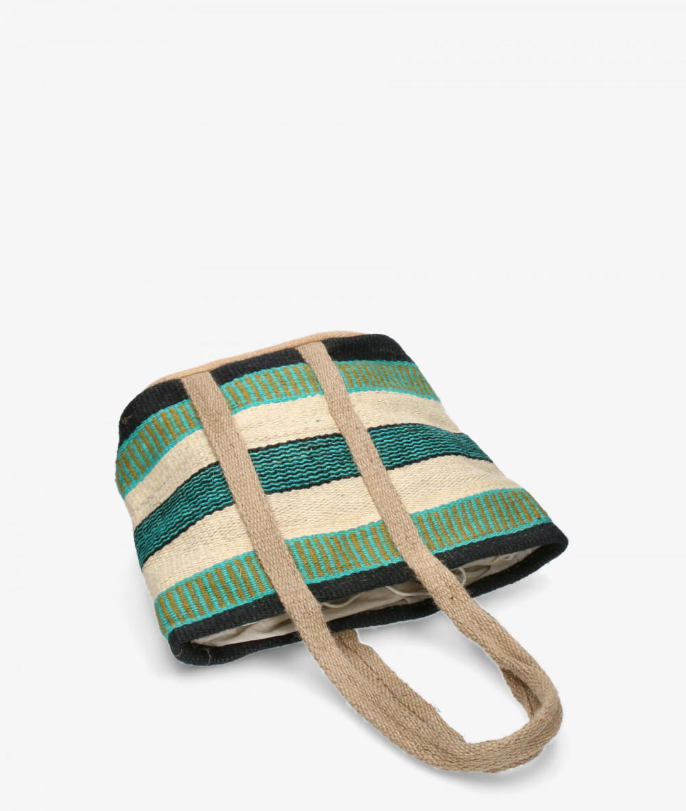 Elevate your look! Our Bag collection a combination of design, quality and comfort for your daily outfits