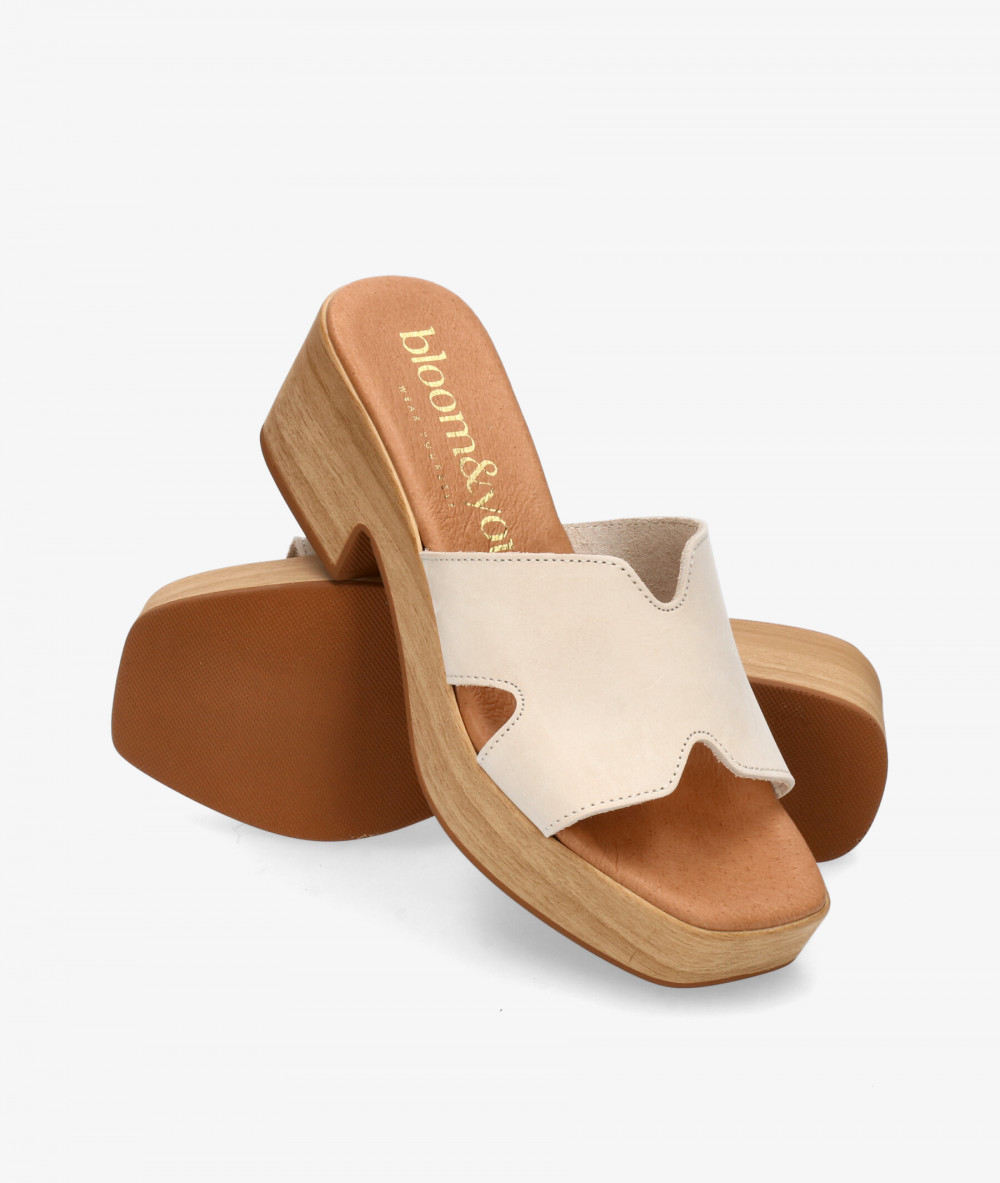 bloom&you Sandals  LEONOR in off-white nubuck