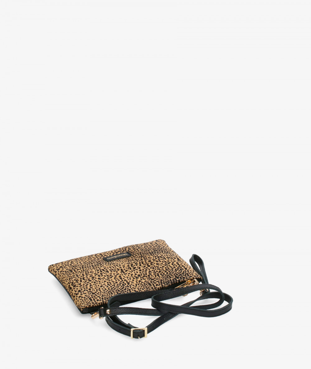 Elevate your look! Our Bag collection a combination of design, quality and comfort for your daily outfits