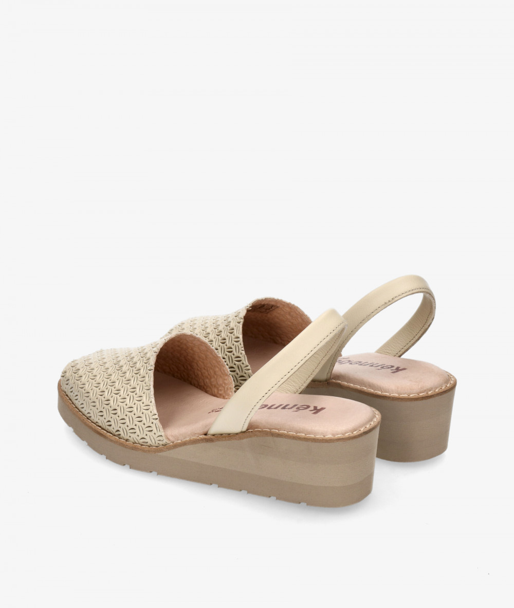 Kénnebec Sandals  165 PICADO CORFU in beige