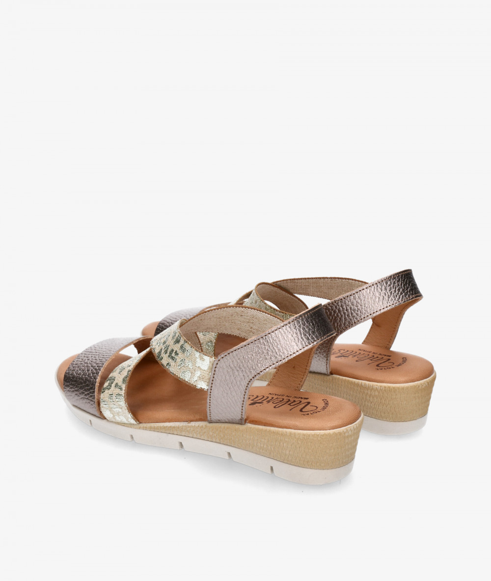 Sandalias Valeria´s  1120 en taupe metalizado