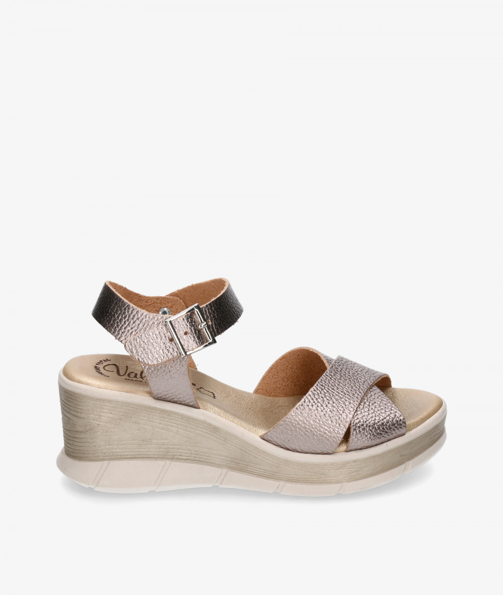 Sandalias Valeria´s  1164 en taupe metalizado