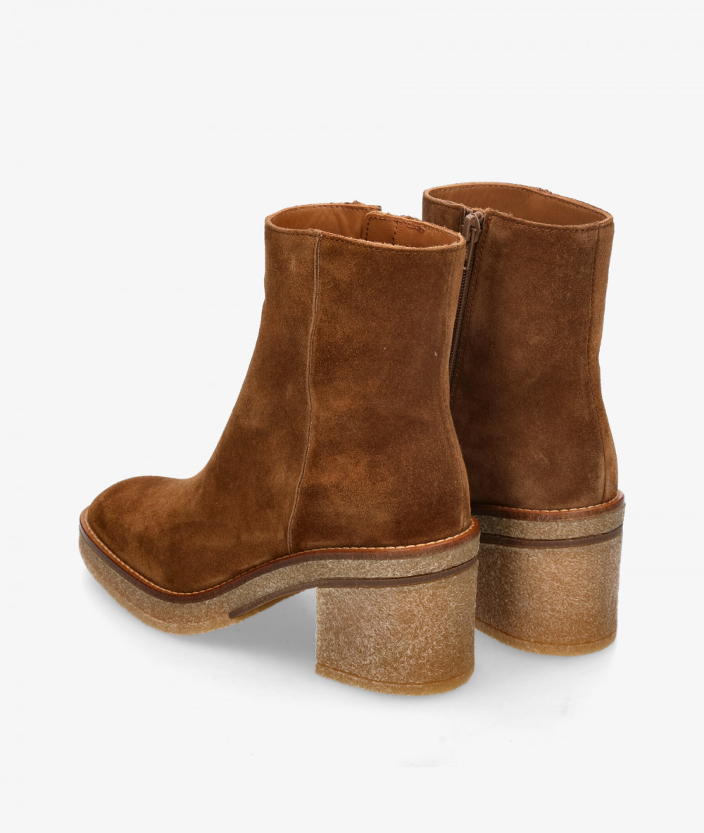 Botines Alpe 2626 en serraje cuero