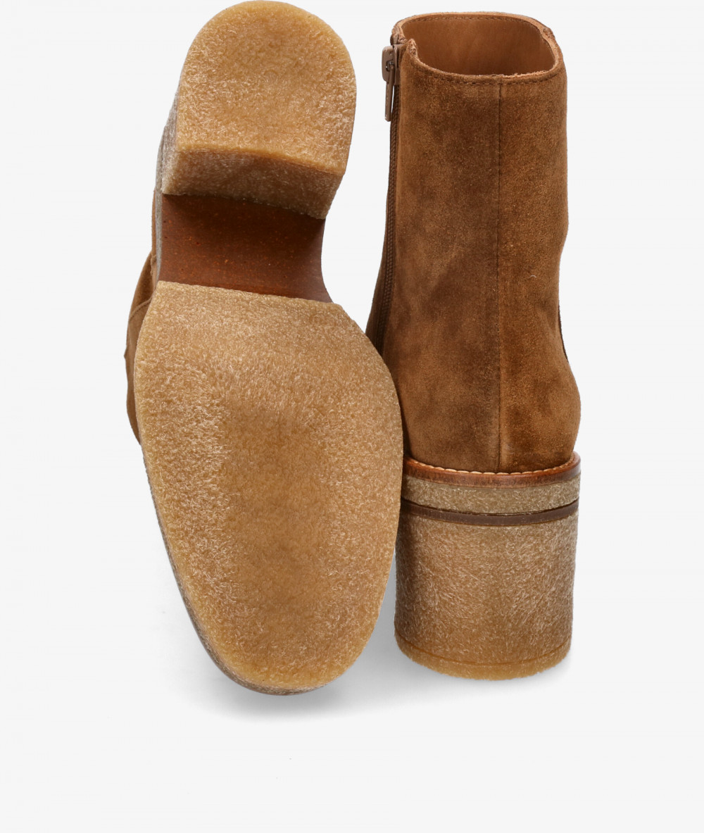 Botines Alpe 2626 en serraje cuero