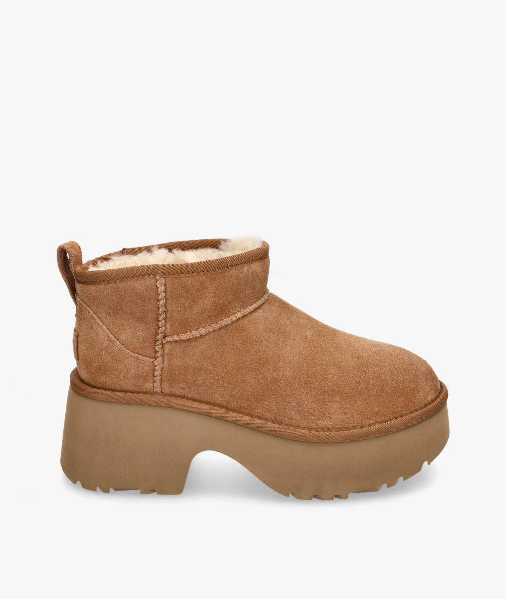 Botines UGG CLASSIC ULTRA MINI NEW HIGHTS en cuero