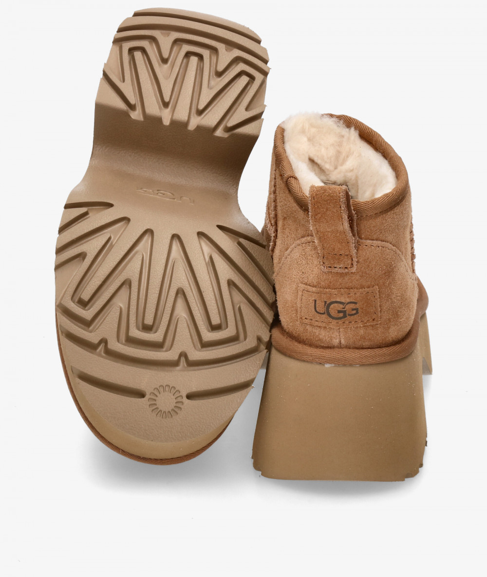 Botines UGG  CLASSIC ULTRA MINI NEW HIGHTS en cuero Botines UGG  CLASSIC ULTRA MINI NEW HIGHTS en cuero