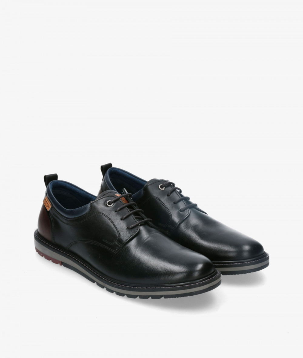Zapatos casual Pikolinos M8J-4183 en negro Zapatos casual Pikolinos M8J-4183 en negro
