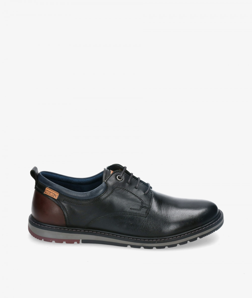 Zapatos casual Pikolinos M8J-4183 en negro Zapatos casual Pikolinos M8J-4183 en negro
