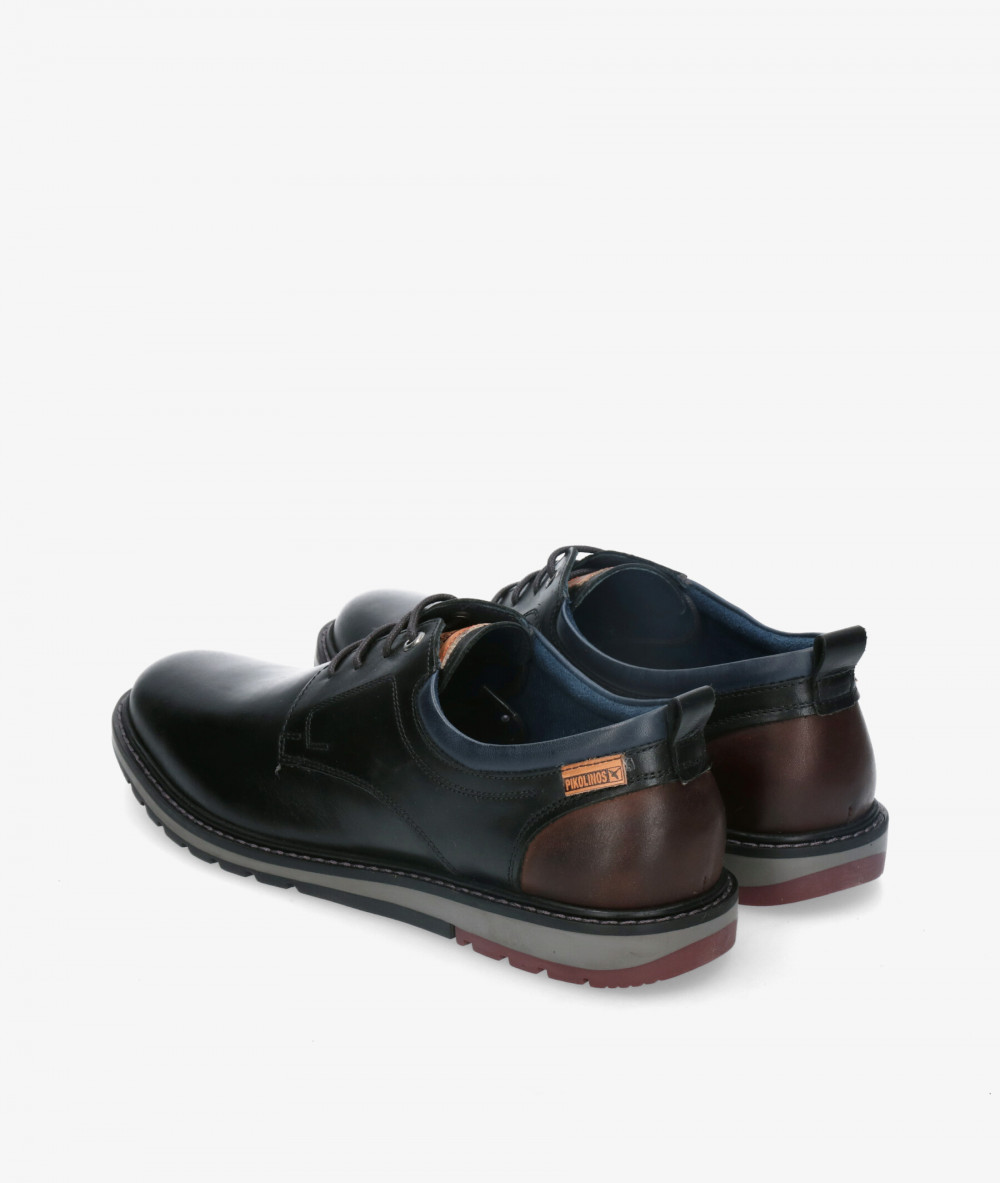 Zapatos casual Pikolinos M8J-4183 en negro Zapatos casual Pikolinos M8J-4183 en negro