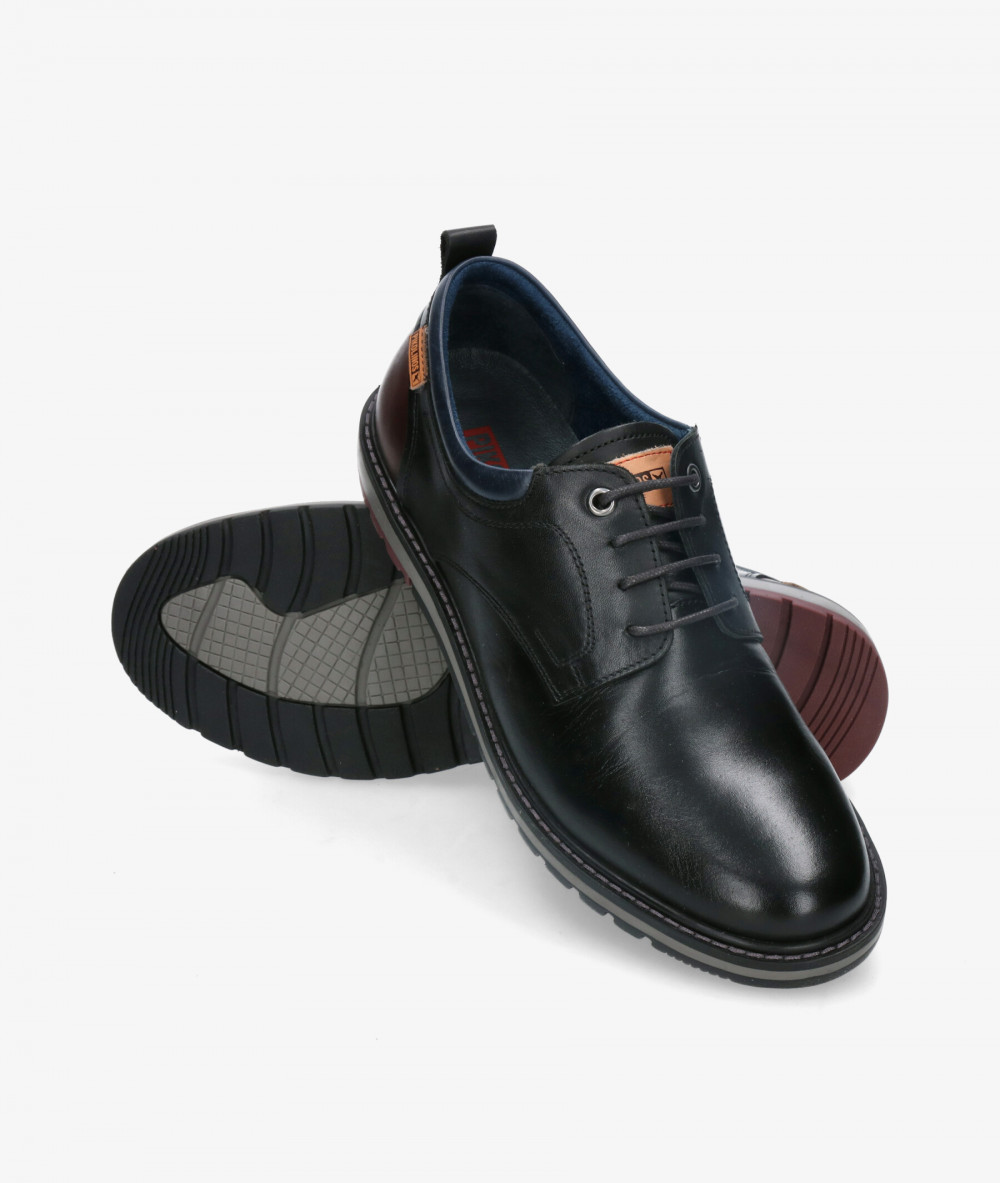 Zapatos casual Pikolinos M8J-4183 en negro Zapatos casual Pikolinos M8J-4183 en negro