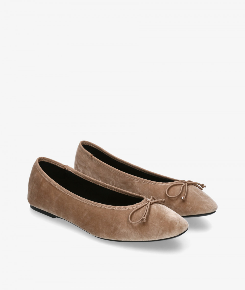 Bailarinas CORINA M4565 en BEIG TERCIOPELO Bailarinas CORINA M4565 en BEIG TERCIOPELO
