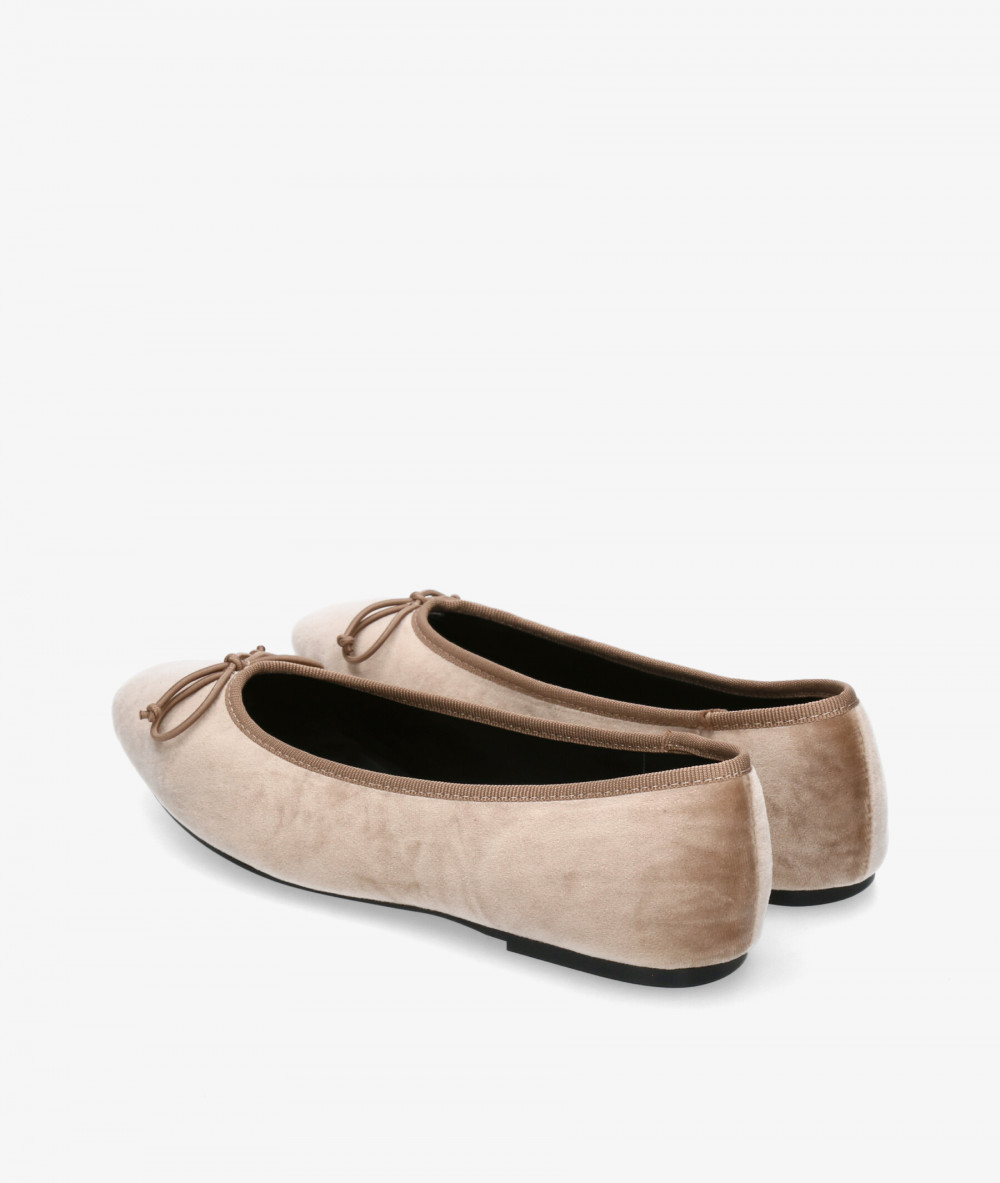 Bailarinas CORINA M4565 en BEIG TERCIOPELO Bailarinas CORINA M4565 en BEIG TERCIOPELO