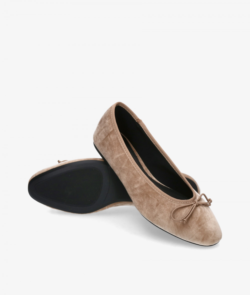Bailarinas CORINA M4565 en BEIG TERCIOPELO Bailarinas CORINA M4565 en BEIG TERCIOPELO