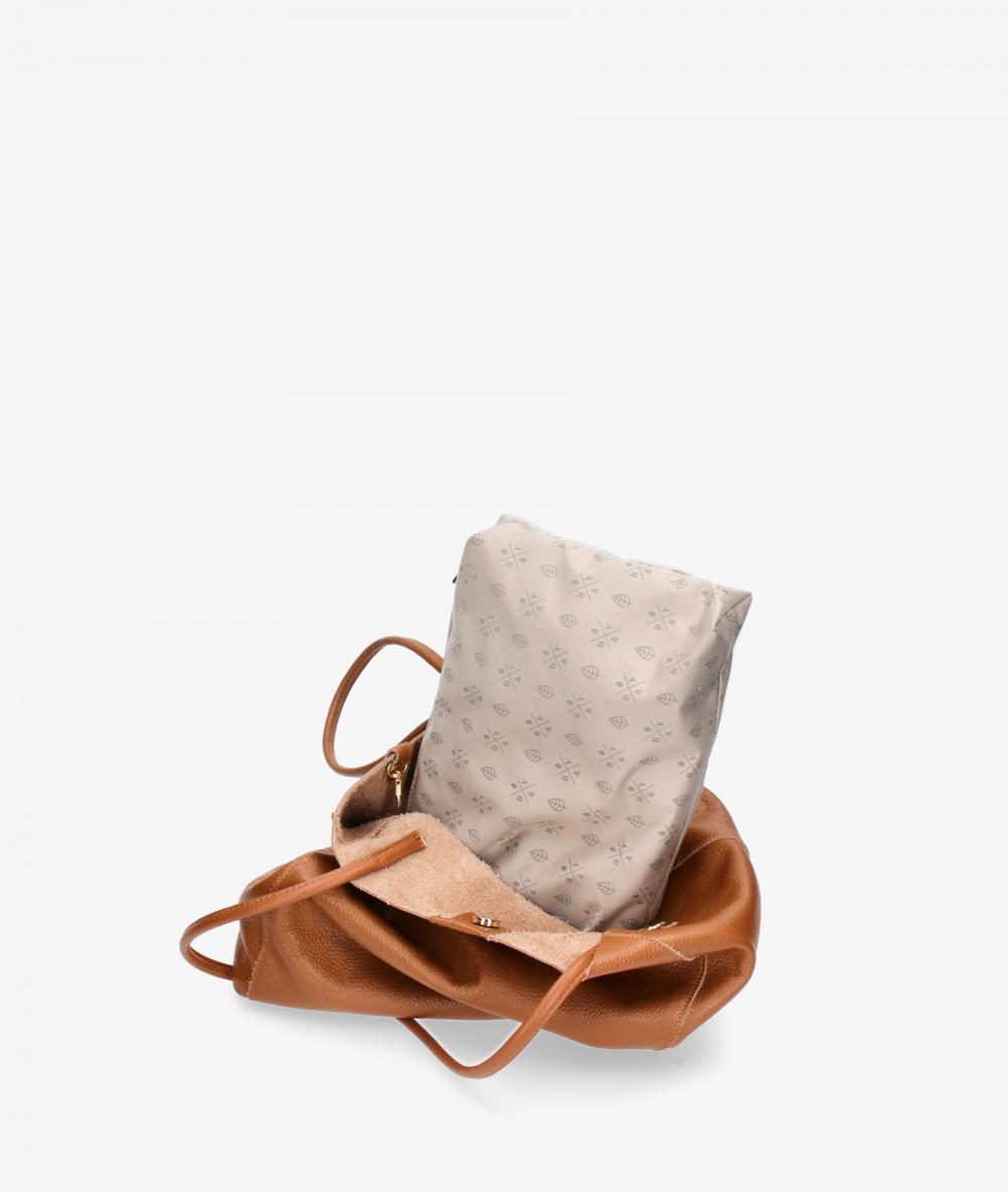 Elevate your look! Our Bag collection a combination of design, quality and comfort for your daily outfits