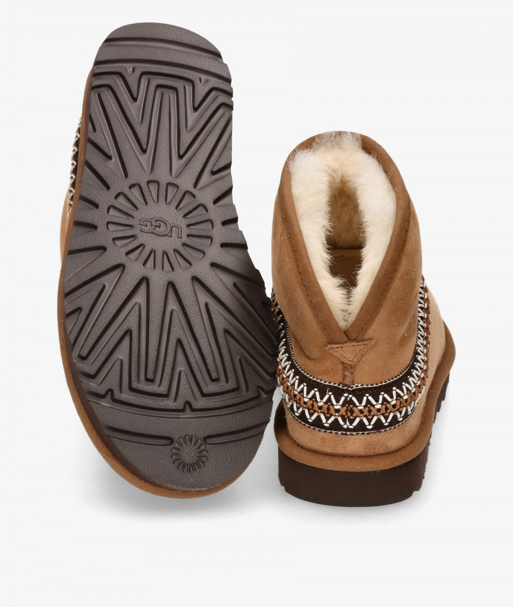 Botines UGG  CLASSIC MINI CRESCENT en cuero Botines UGG  CLASSIC MINI CRESCENT en cuero