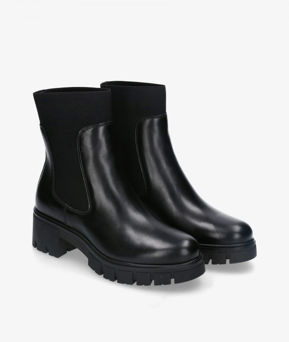 Botines Traveris LOR19-1675 en negro