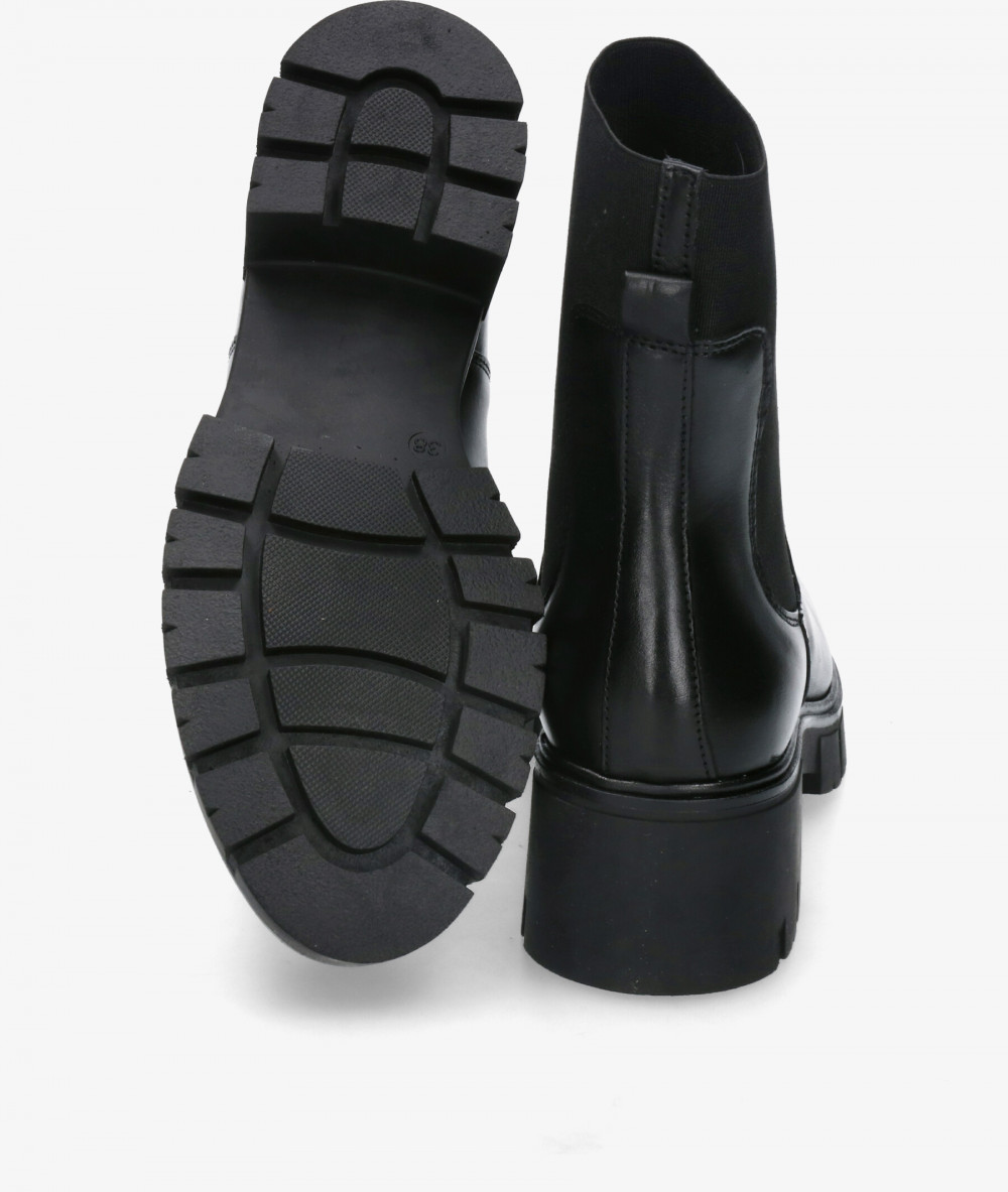 Botines Traveris LOR19-1675 en negro