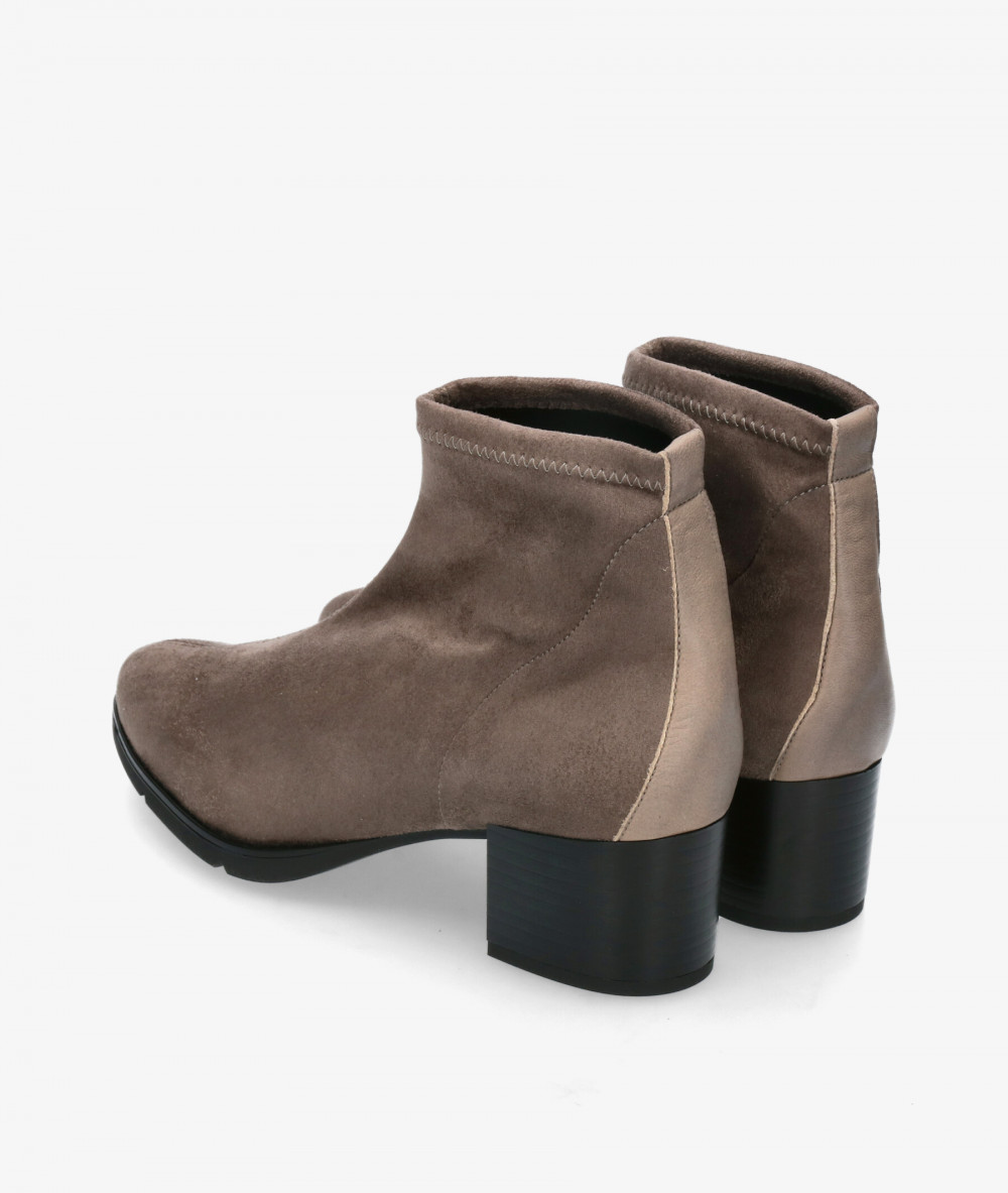Botines pabloochoa.shoes  5107 en taupe