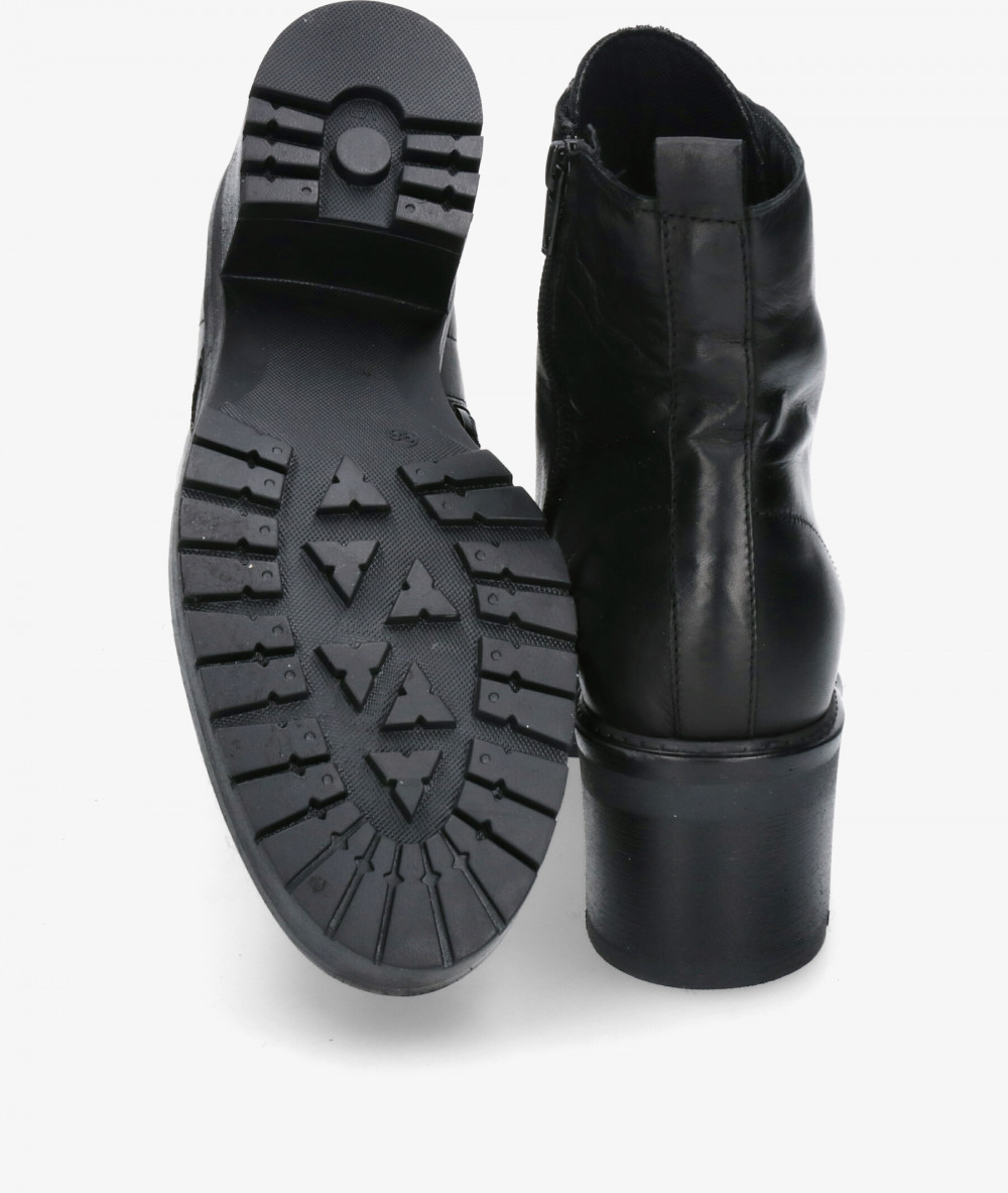 Botines Traveris IB1988 en negro