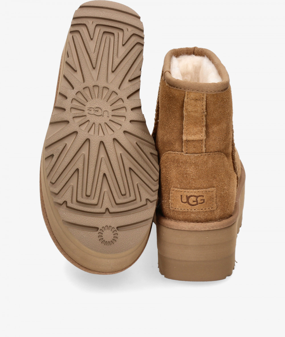 Botines UGG  CLASSIC MINI PLATFORM en cuero Botines UGG  CLASSIC MINI PLATFORM en cuero
