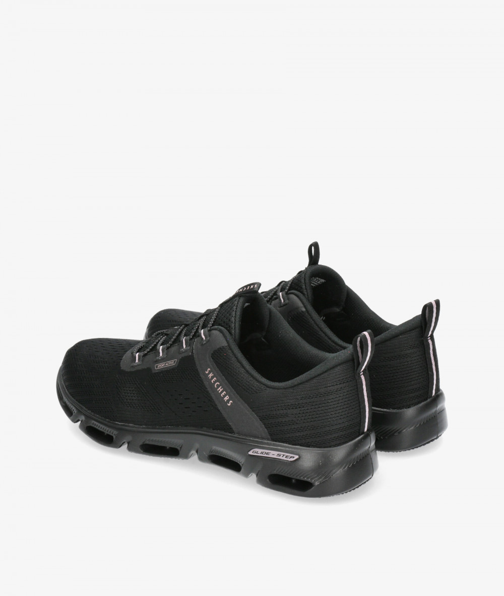 Deportivos Skechers 104601 en negro Deportivos Skechers 104601 en negro