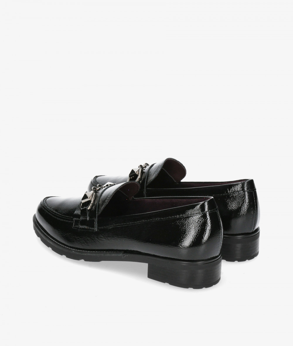 Mocasines Pitillos 10180 en charol negro Mocasines Pitillos 10180 en charol negro