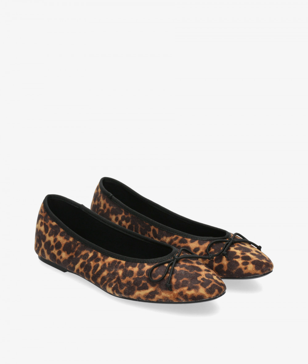 Bailarinas CORINA M4579 en leopardo  Bailarinas CORINA M4579 en leopardo