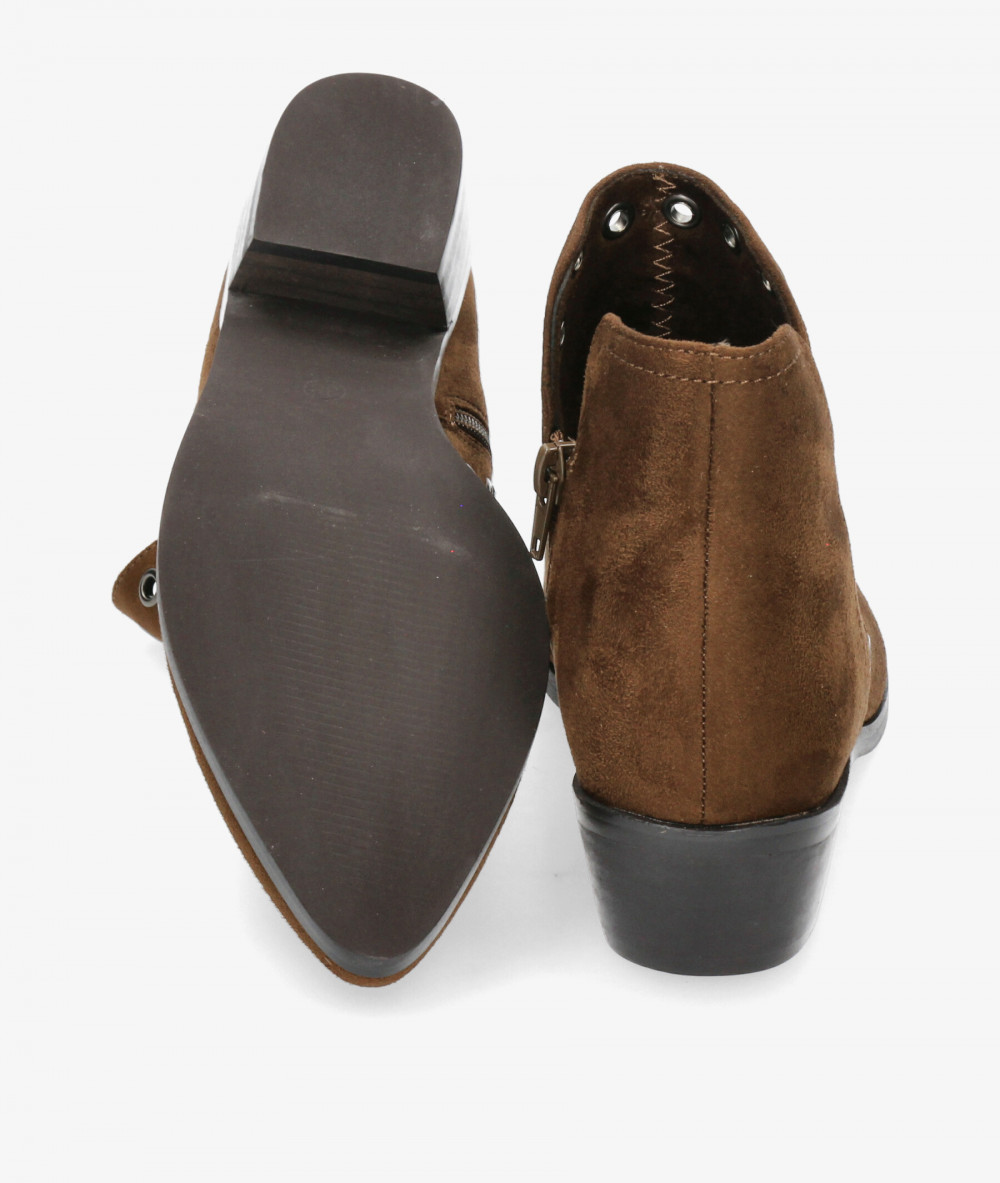 Botines CORINA  M4710 en marrón Botines CORINA  M4710 en marrón