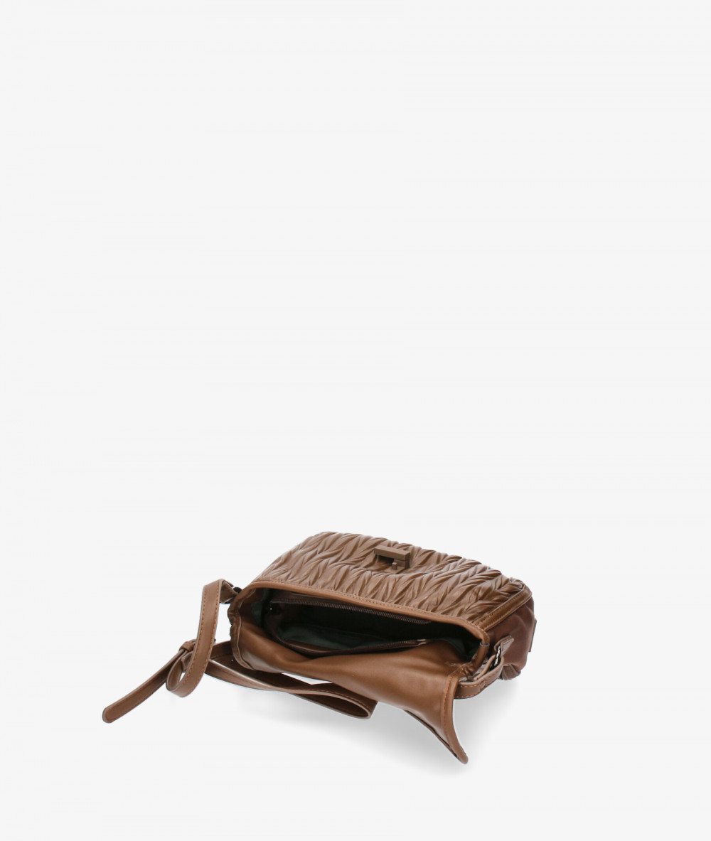Elevate your look! Our Bag collection a combination of design, quality and comfort for your daily outfits
