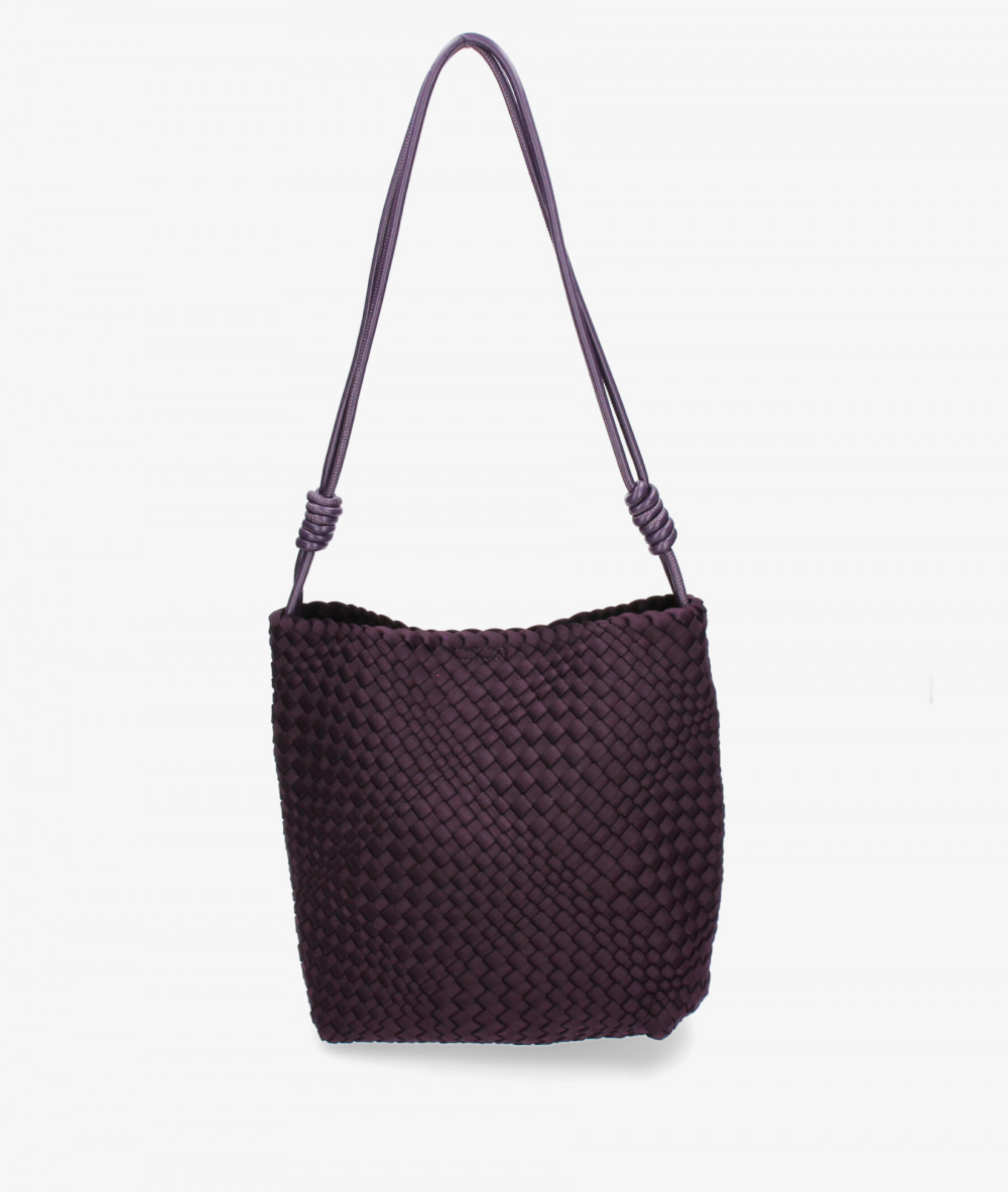Elevate your look! Our BOLSO de COLGAR collection a combination of design, quality and comfort for your daily outfits