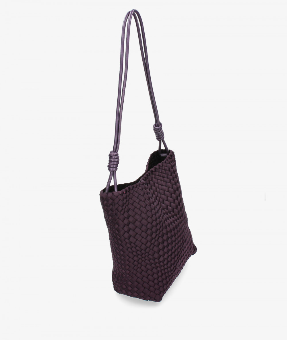 Elevate your look! Our BOLSO de COLGAR collection a combination of design, quality and comfort for your daily outfits