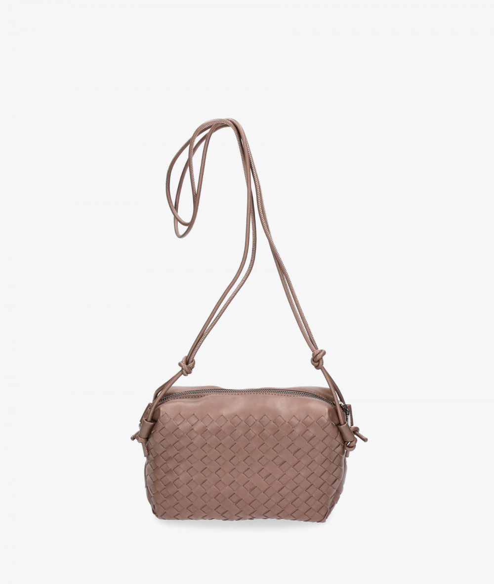 Elevate your look! Our Bag collection a combination of design, quality and comfort for your daily outfits