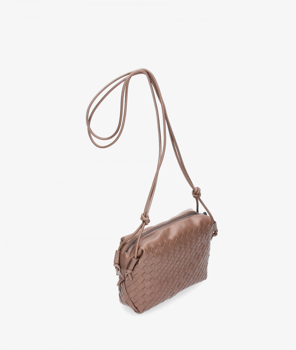 Elevate your look! Our Bag collection a combination of design, quality and comfort for your daily outfits