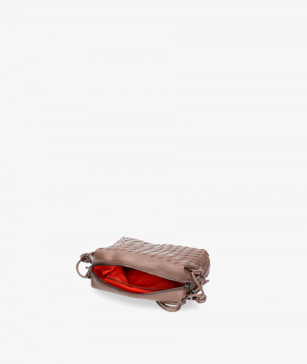 Elevate your look! Our Bag collection a combination of design, quality and comfort for your daily outfits
