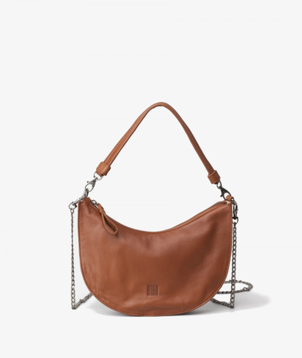 Elevate your look! Our BOLSO de COLGAR collection a combination of design, quality and comfort for your daily outfits