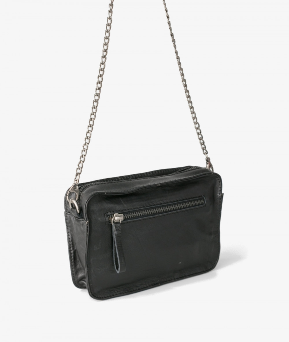 Elevate your look! Our Bag collection a combination of design, quality and comfort for your daily outfits
