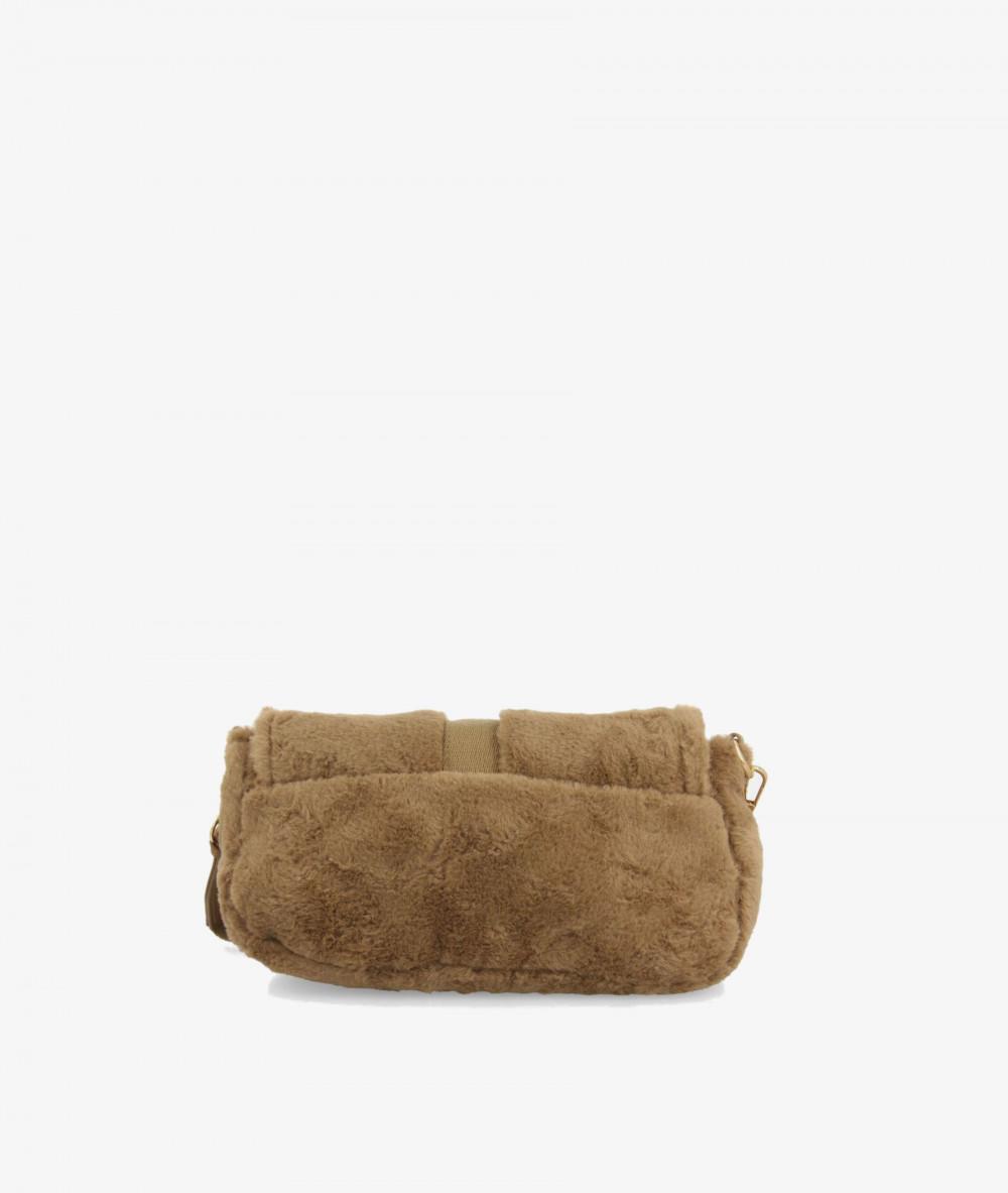 Elevate your look! Our Bag collection a combination of design, quality and comfort for your daily outfits