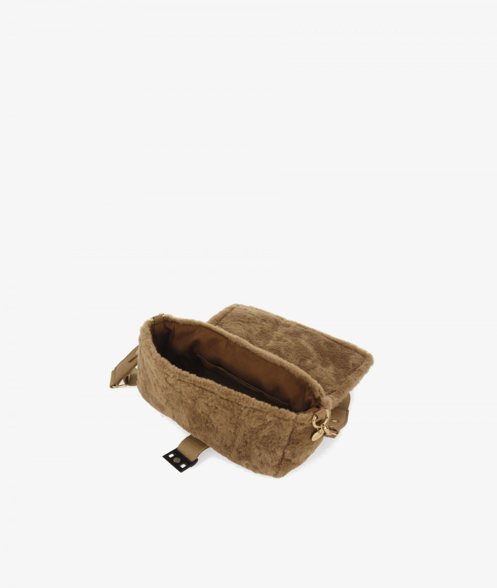 Elevate your look! Our Bag collection a combination of design, quality and comfort for your daily outfits