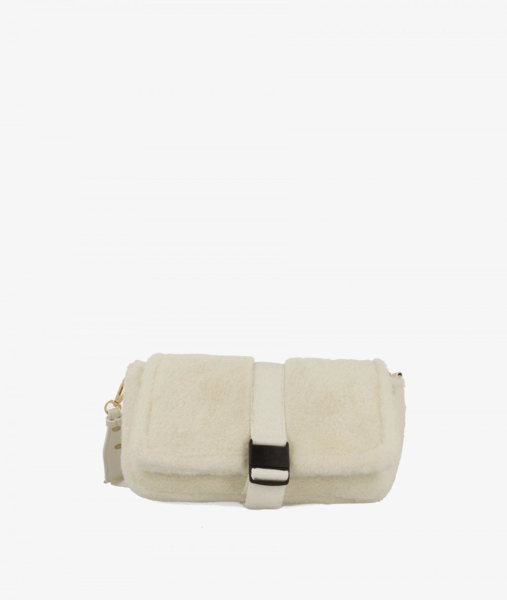 Elevate your look! Our Bag collection a combination of design, quality and comfort for your daily outfits
